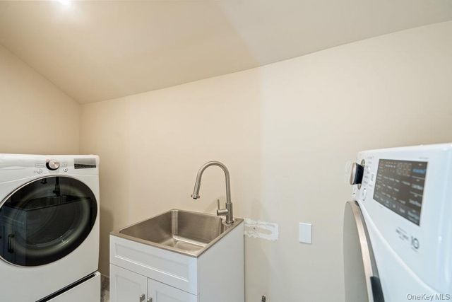 89 Mill River Road, Upper Brookville, NY 11771