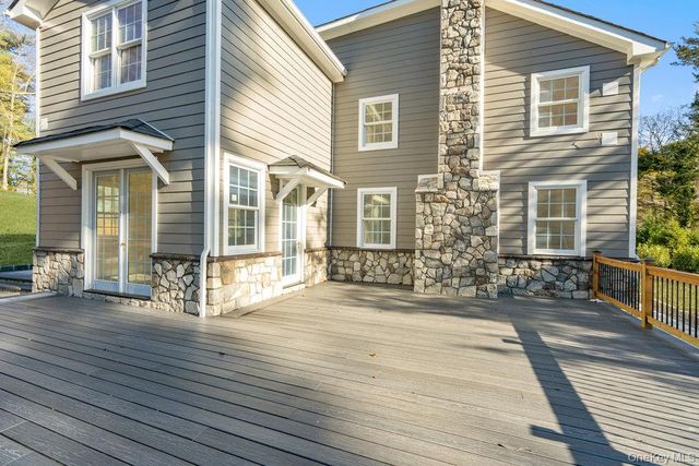 89 Mill River Road, Upper Brookville, NY 11771