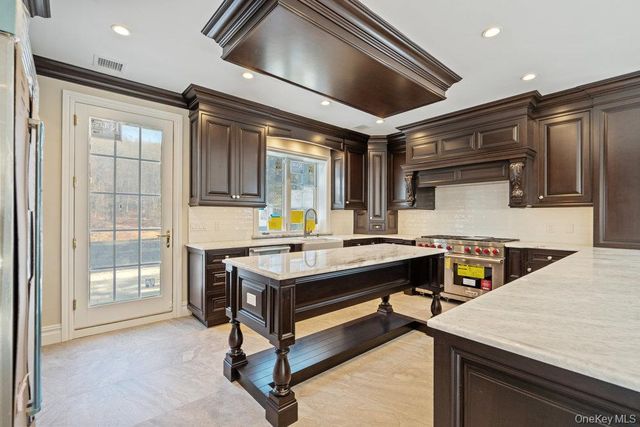 89 Mill River Road, Upper Brookville, NY 11771