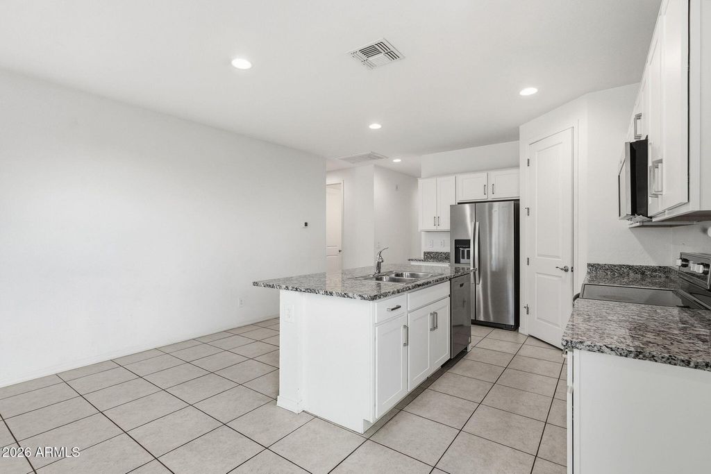 36284 W SAN CLEMENTE Avenue, Maricopa, AZ 85138 — photo 5