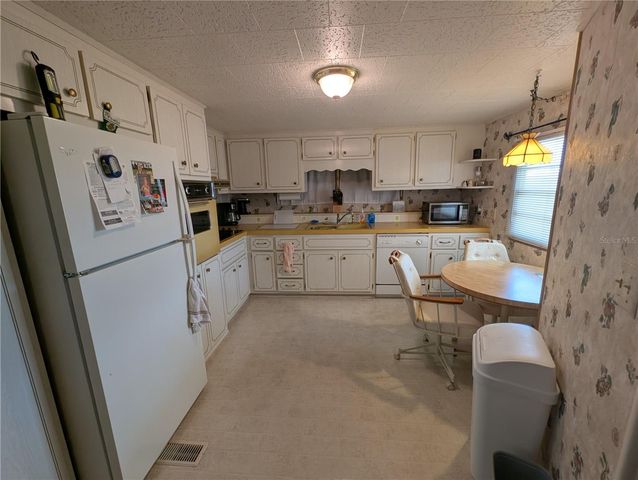 107 48TH AVENUE DRIVE W, Bradenton, FL 34207