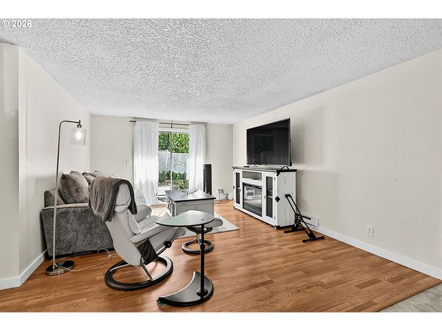 945 MADISON St, Eugene, OR 97402