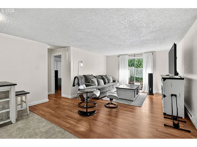 945 MADISON St, Eugene, OR 97402