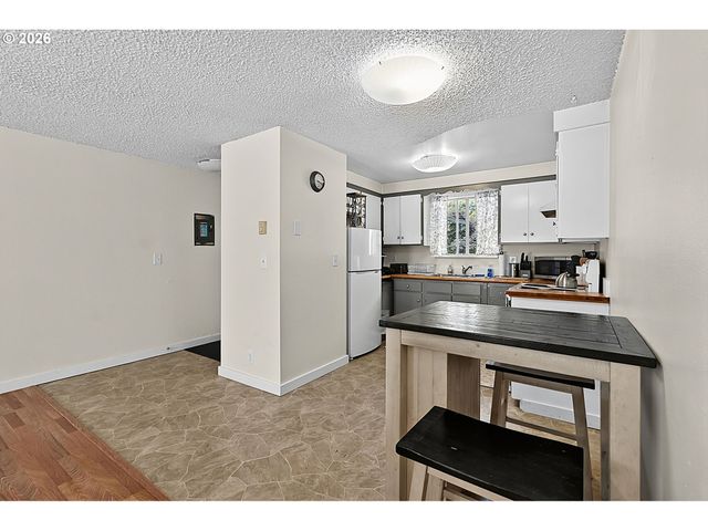 945 MADISON St, Eugene, OR 97402