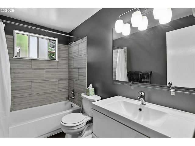 945 MADISON St, Eugene, OR 97402