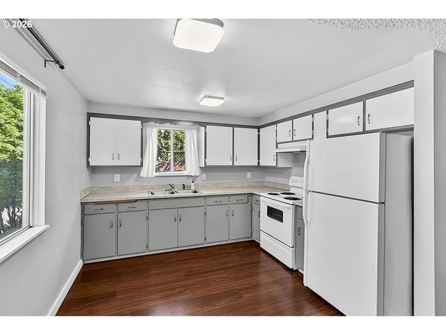945 MADISON St, Eugene, OR 97402