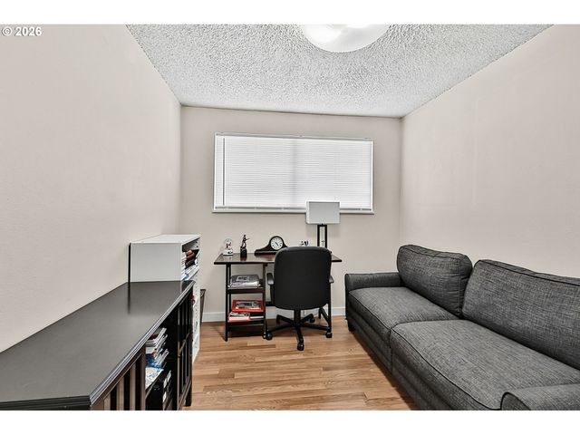945 MADISON St, Eugene, OR 97402