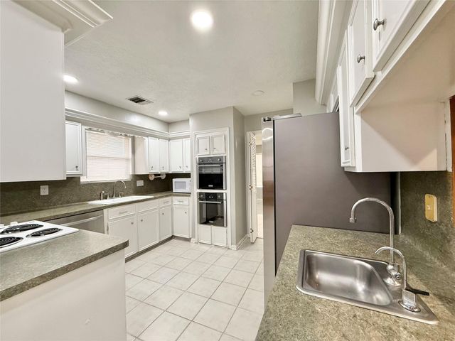 9002 Sabastian Drive, Houston, TX 77083