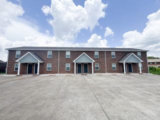 1048 W Creek Coyote Trl Apt E, Clarksville, TN 37042