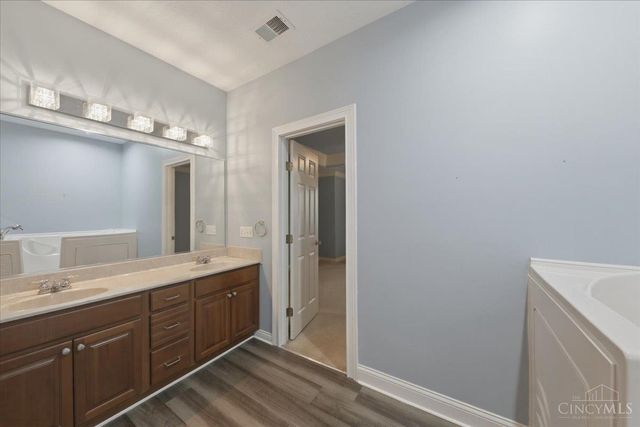 8038 Pinnacle Point Drive, West Chester, OH 45069