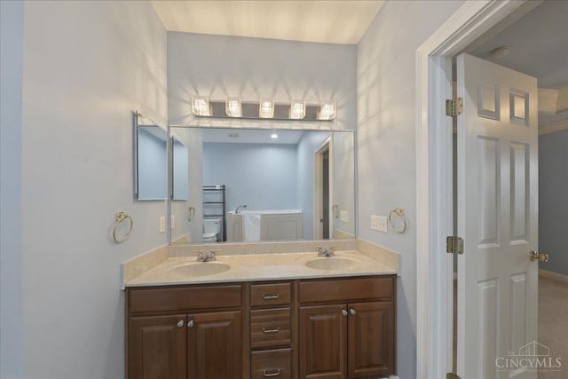 8038 Pinnacle Point Drive, West Chester, OH 45069