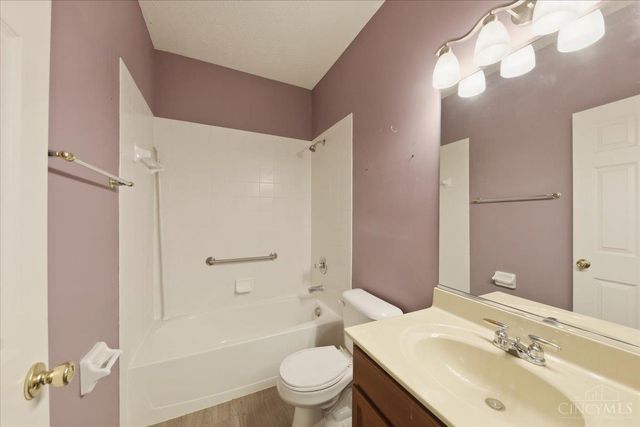 8038 Pinnacle Point Drive, West Chester, OH 45069