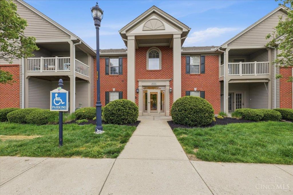 8038 Pinnacle Point Drive, West Chester, OH 45069
