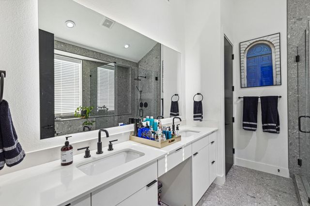 2912 Hawthorne Avenue 101, Dallas, TX 75219