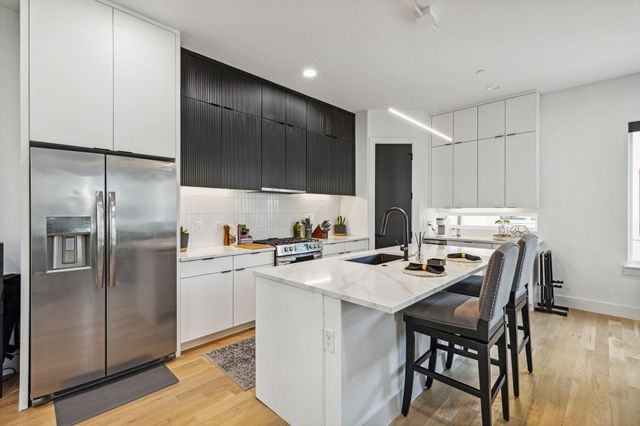 2912 Hawthorne Avenue 101, Dallas, TX 75219