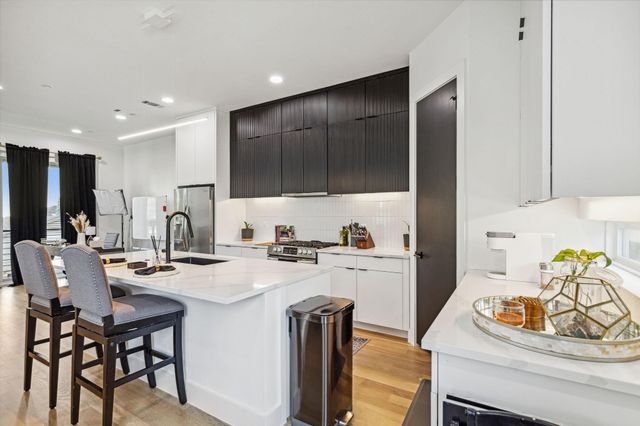 2912 Hawthorne Avenue 101, Dallas, TX 75219