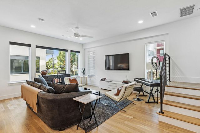 2912 Hawthorne Avenue 101, Dallas, TX 75219
