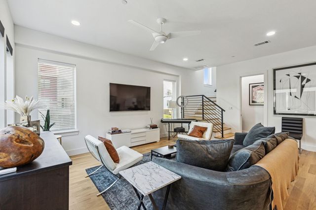 2912 Hawthorne Avenue 101, Dallas, TX 75219