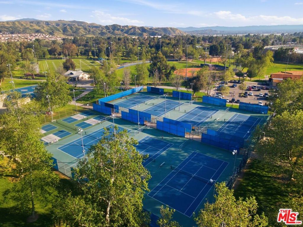 Image 30 of property listing at 13091 Hubbard Street 5, Sylmar, CA 91342