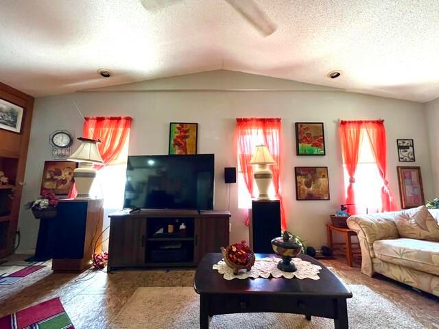 709 Oak Avenue, Muskegon, MI 49442