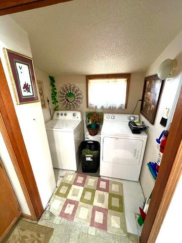 709 Oak Avenue, Muskegon, MI 49442
