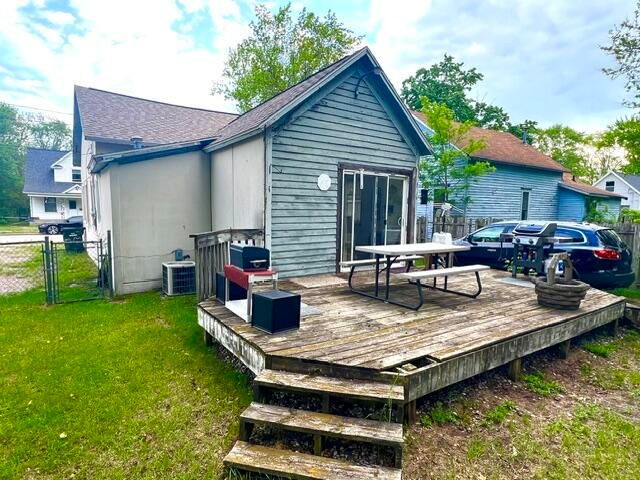 709 Oak Avenue, Muskegon, MI 49442