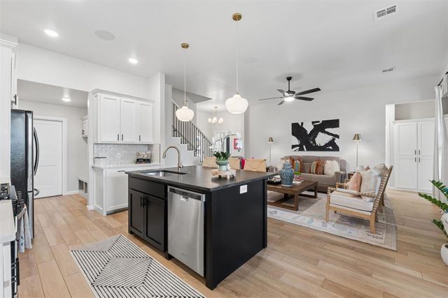2004 Aminas Way, Yukon, OK 73099
