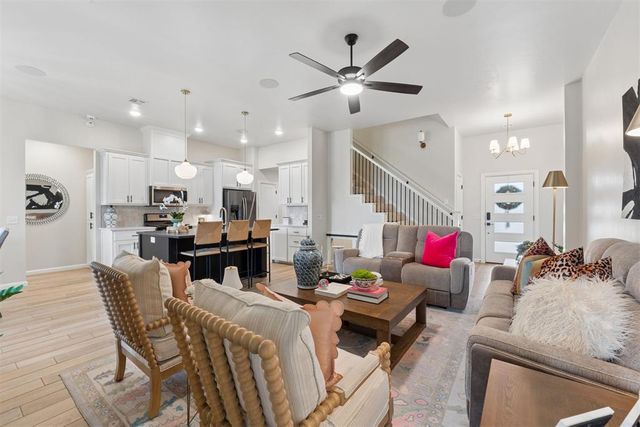 2004 Aminas Way, Yukon, OK 73099
