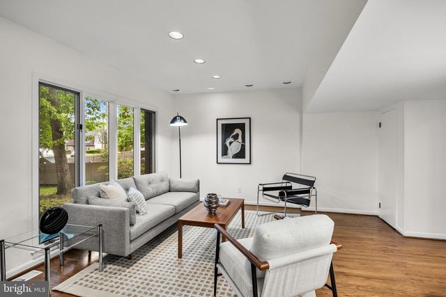 50 E RIDING DR, Cherry Hill, NJ 08003