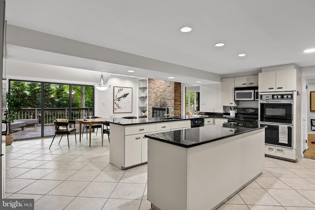50 E RIDING DR, Cherry Hill, NJ 08003
