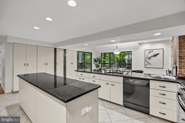 50 E RIDING DR, Cherry Hill, NJ 08003