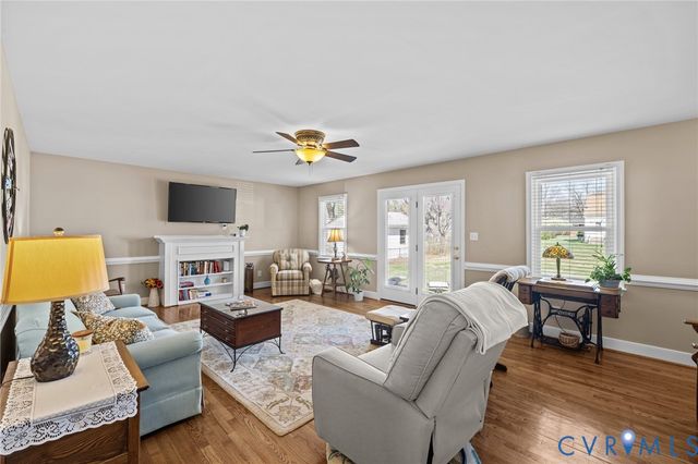 408 John St, Ashland, VA 23005