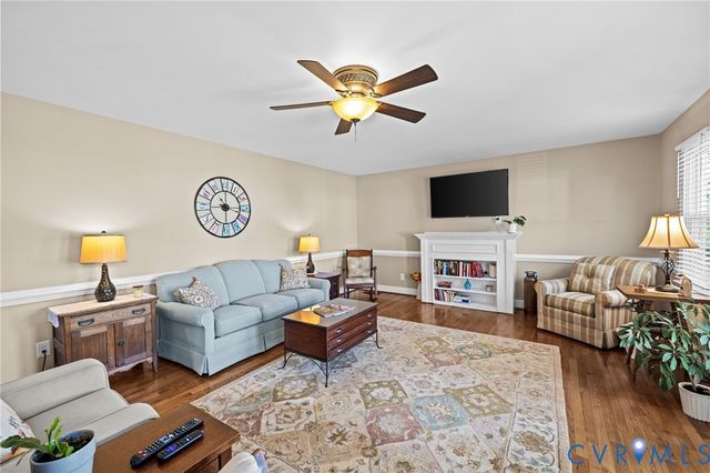 408 John St, Ashland, VA 23005