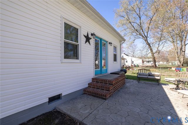 408 John St, Ashland, VA 23005