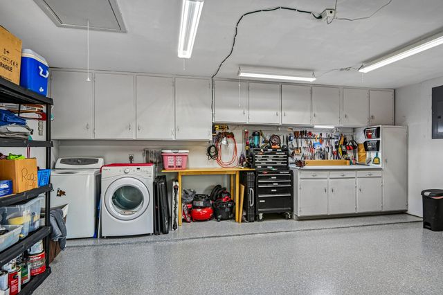 724 Bedford Court W, Hurst, TX 76053