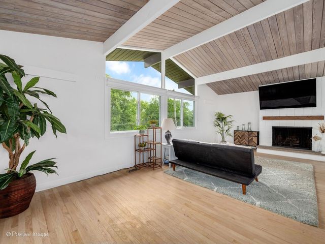 1S061 Chase Avenue, Lombard, IL 60148