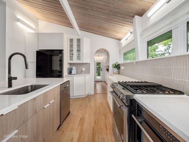 1S061 Chase Avenue, Lombard, IL 60148