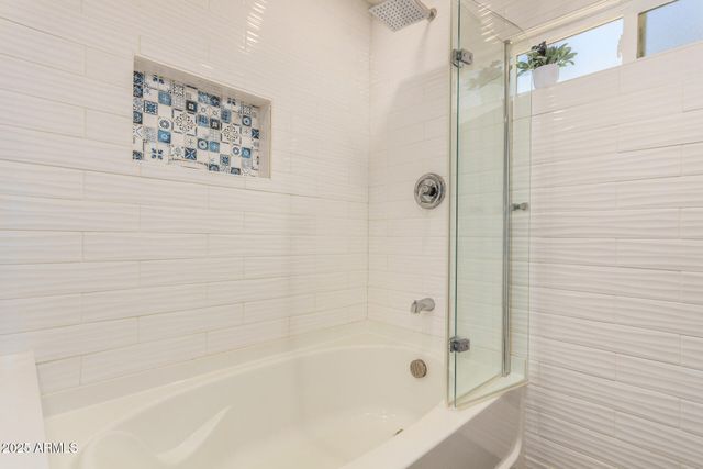 8915 N 9TH Place, Phoenix, AZ 85020