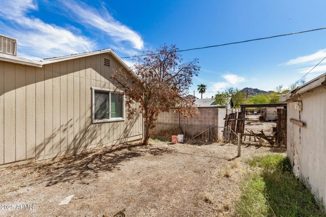 8915 N 9TH Place, Phoenix, AZ 85020