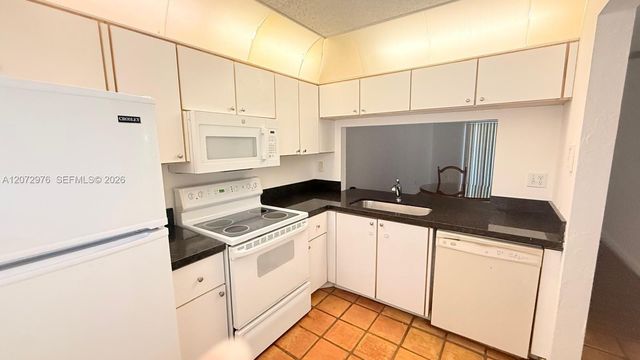 10361 NW 11th Street 203, Pembroke Pines, FL 33026