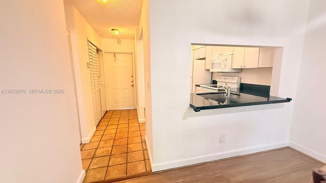 10361 NW 11th Street 203, Pembroke Pines, FL 33026