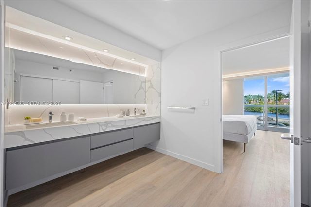 20505 E Country Club Drive 231, Aventura, FL 33180