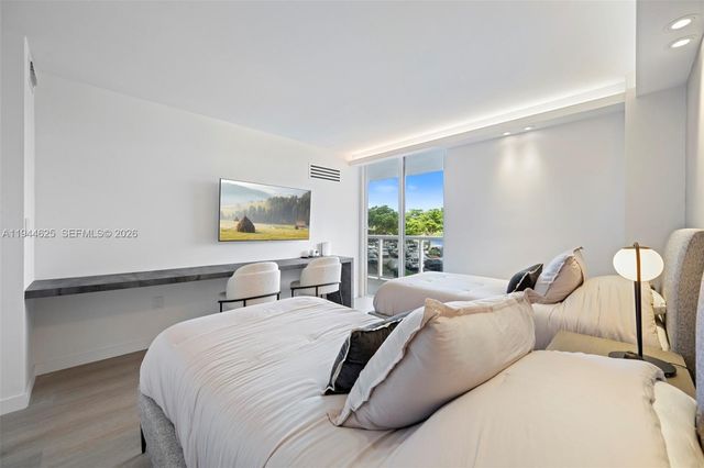 20505 E Country Club Drive 231, Aventura, FL 33180