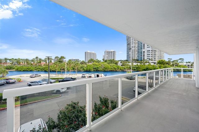 20505 E Country Club Drive 231, Aventura, FL 33180