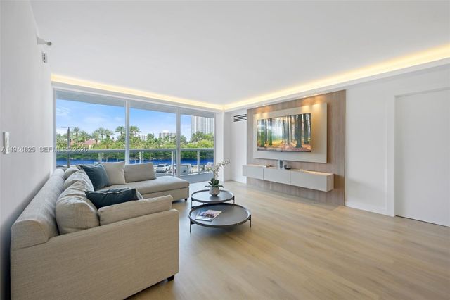 20505 E Country Club Drive 231, Aventura, FL 33180