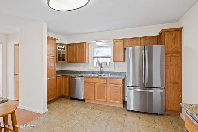 5428 Sunnybrook Dr, Louisville, KY 40214