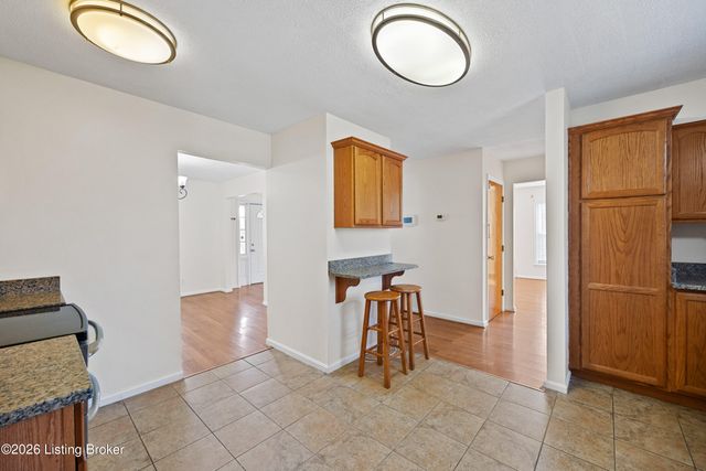 5428 Sunnybrook Dr, Louisville, KY 40214