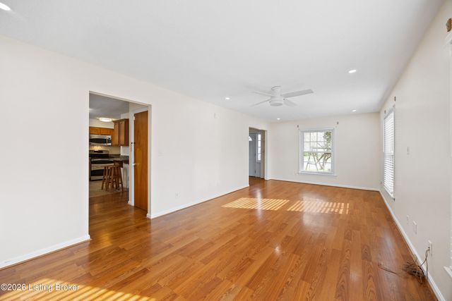 5428 Sunnybrook Dr, Louisville, KY 40214