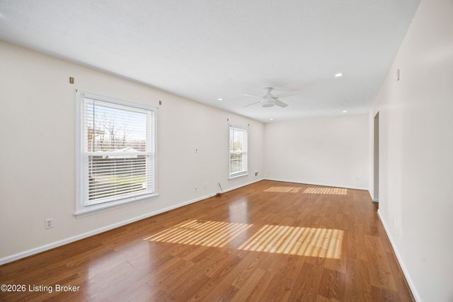 5428 Sunnybrook Dr, Louisville, KY 40214