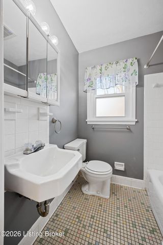 5428 Sunnybrook Dr, Louisville, KY 40214